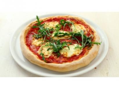 pizza-z-mozzarella-i-rukola-1